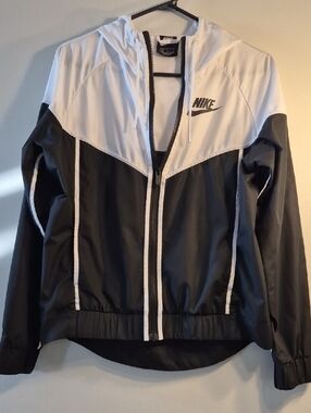 Nike Sportswear Windrunnet Hooded Jacket In Black and White Color